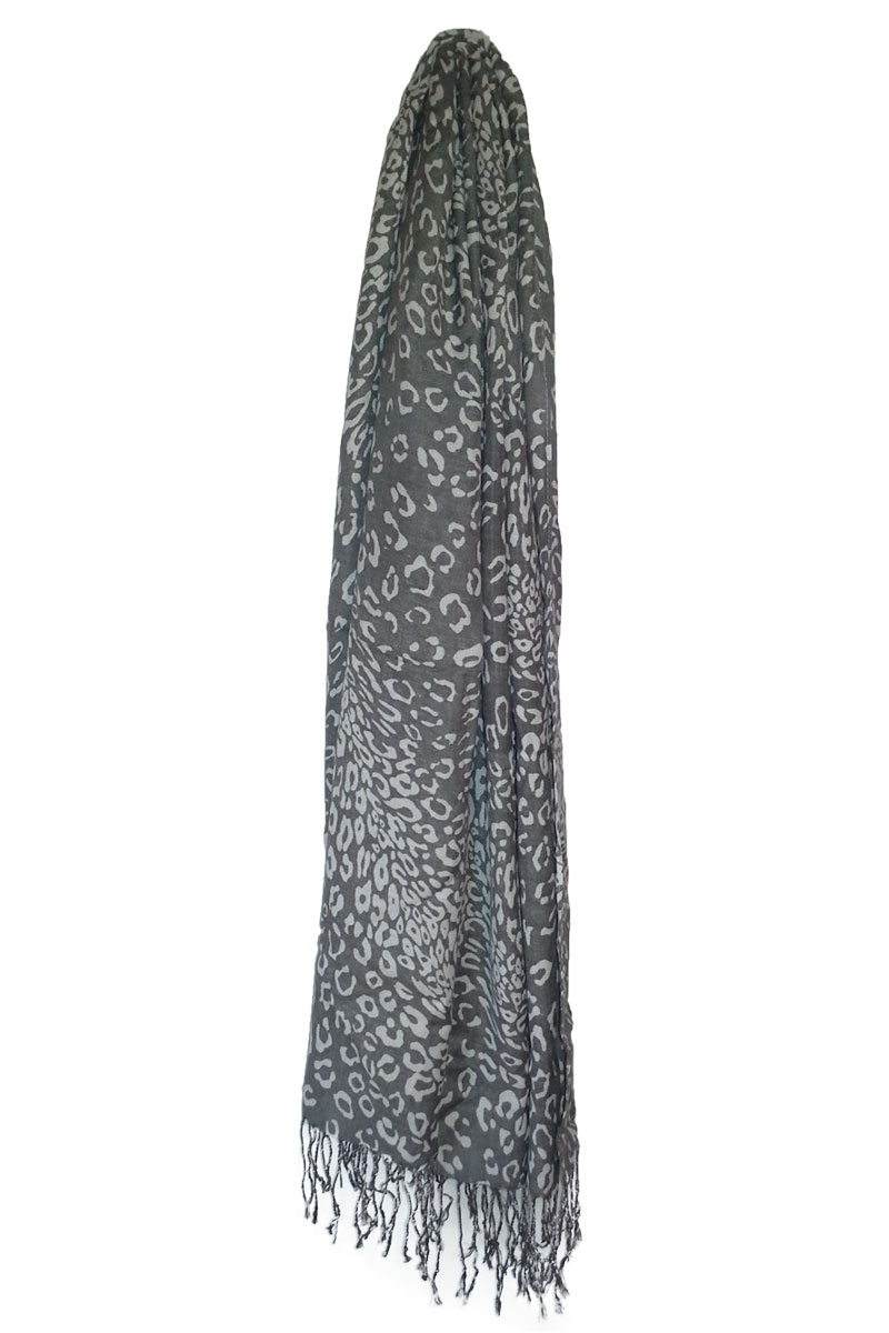 Scarf in Grey with dotted Leopard Pattern