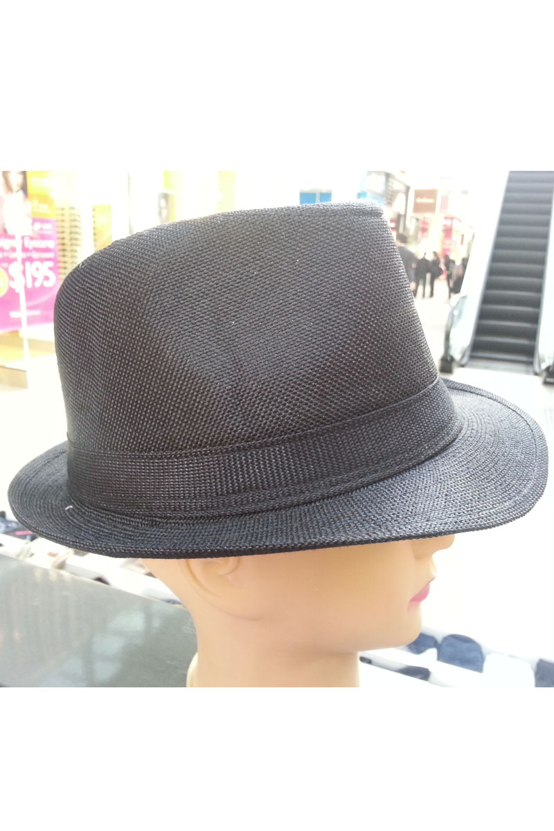 Hat in black